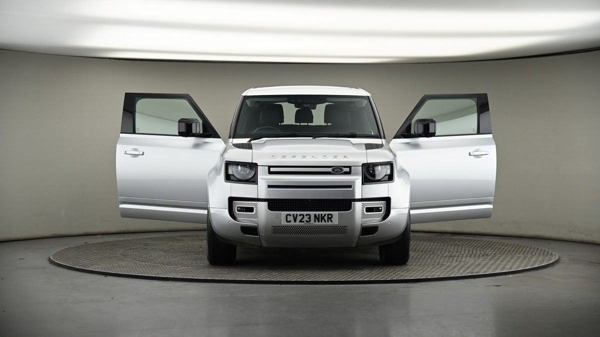 More views of Land Rover Defender 90