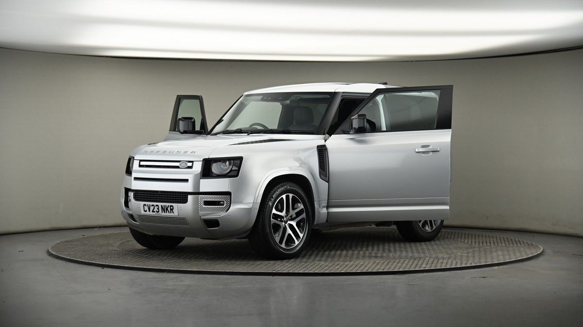More views of Land Rover Defender 90