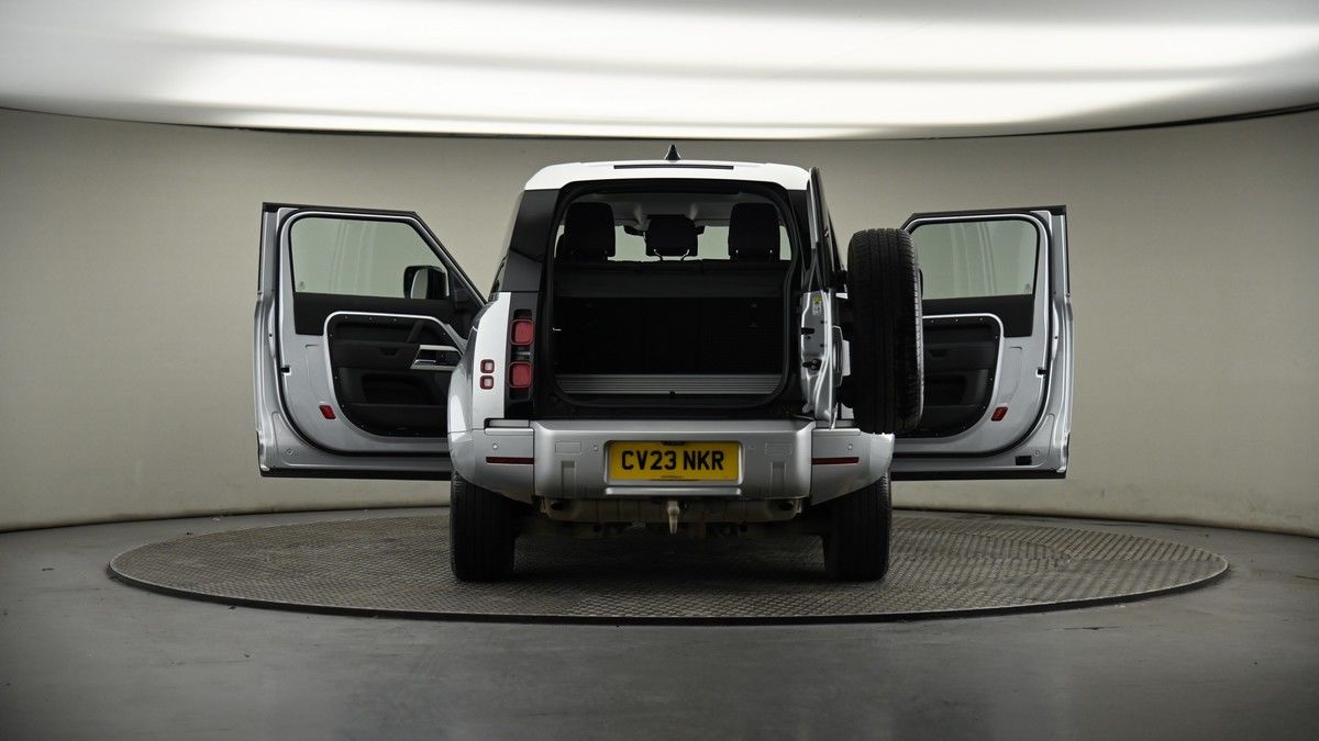 More views of Land Rover Defender 90