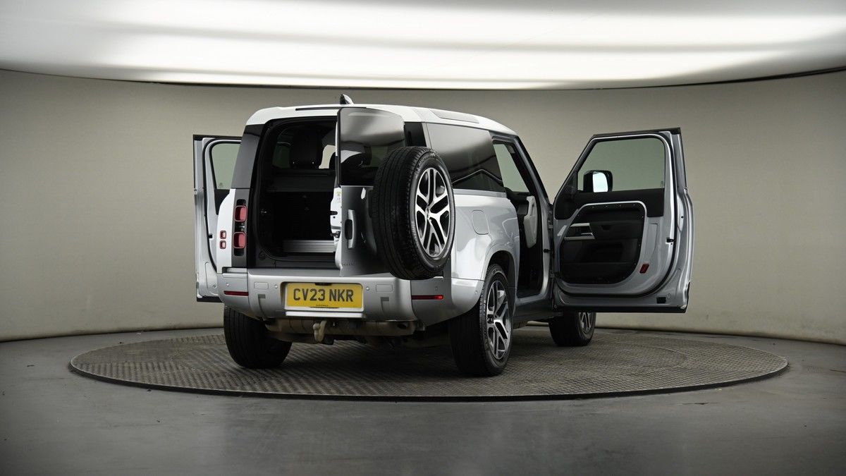 More views of Land Rover Defender 90