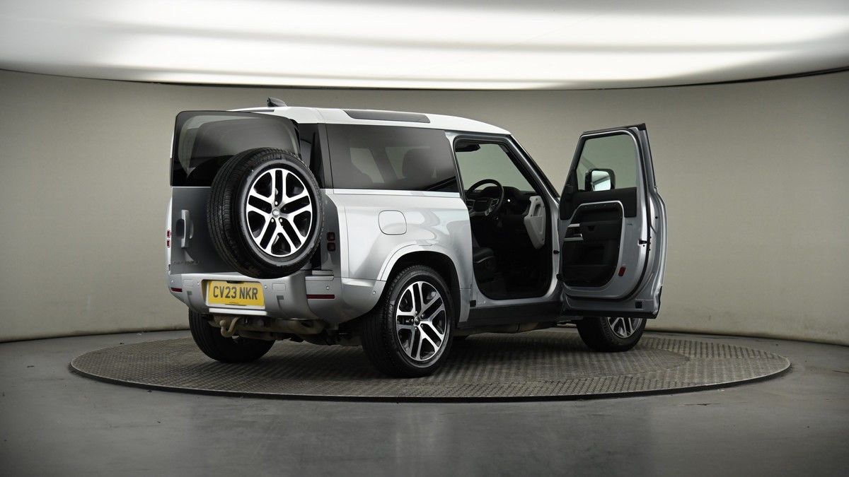 More views of Land Rover Defender 90