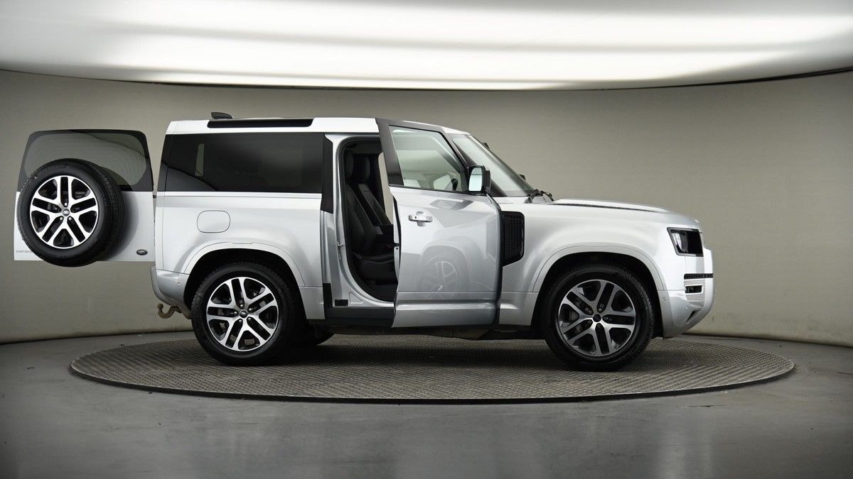 More views of Land Rover Defender 90