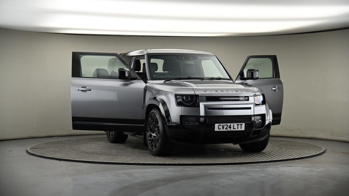 More views of Land Rover Defender 90
