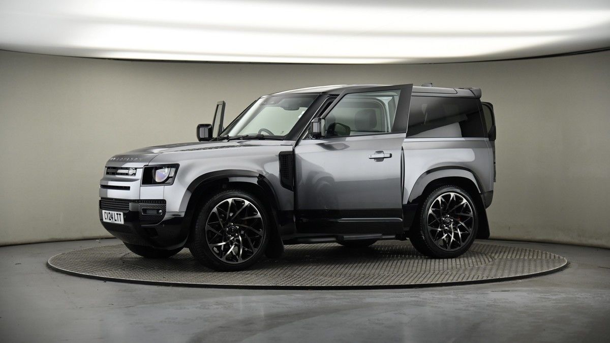 More views of Land Rover Defender 90
