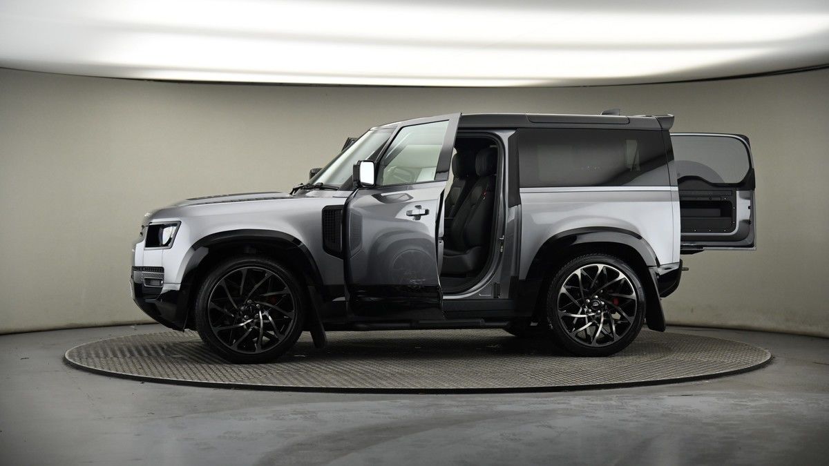 More views of Land Rover Defender 90