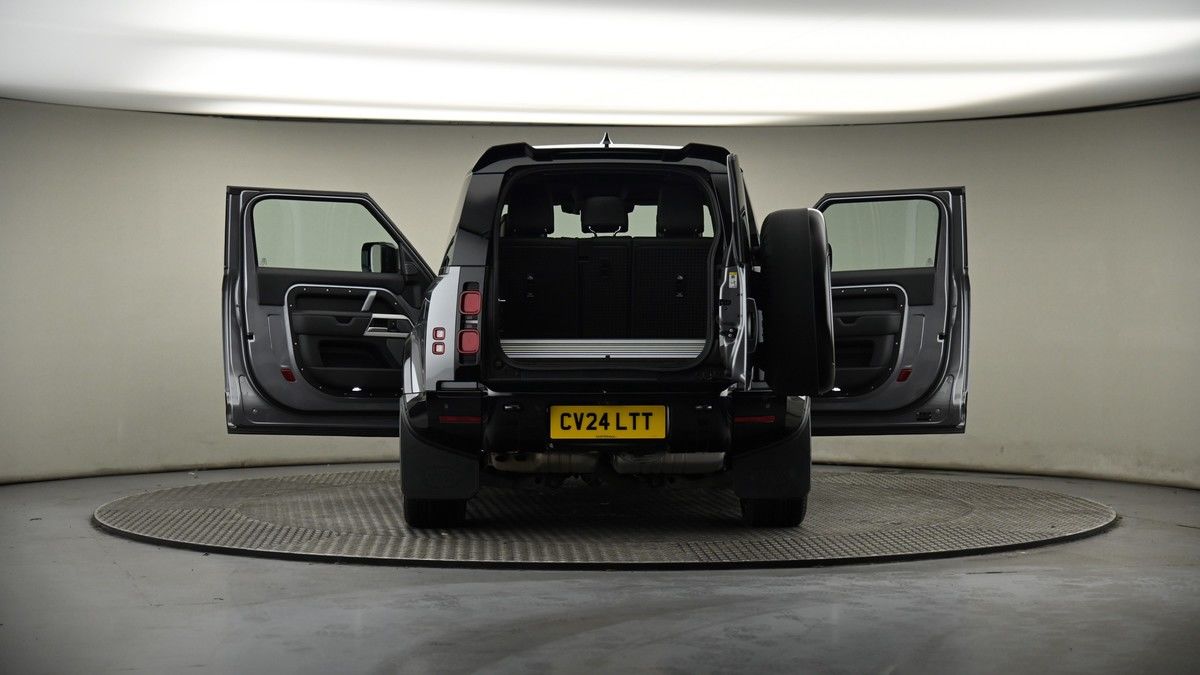 More views of Land Rover Defender 90