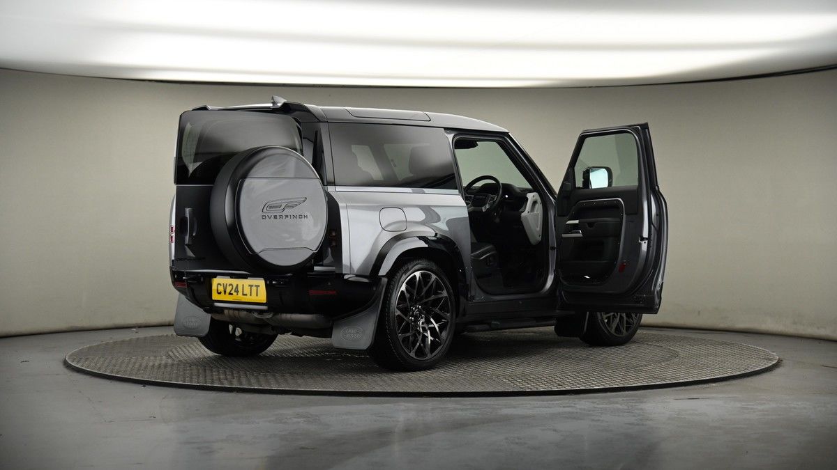 More views of Land Rover Defender 90