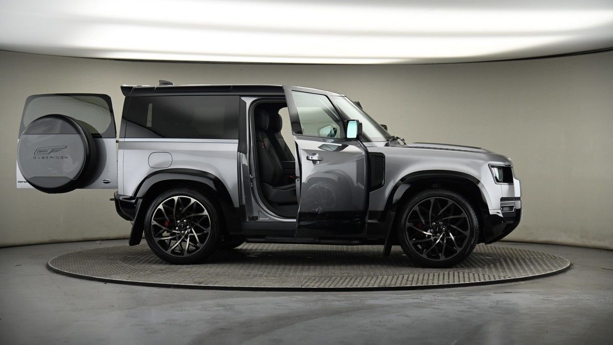 More views of Land Rover Defender 90