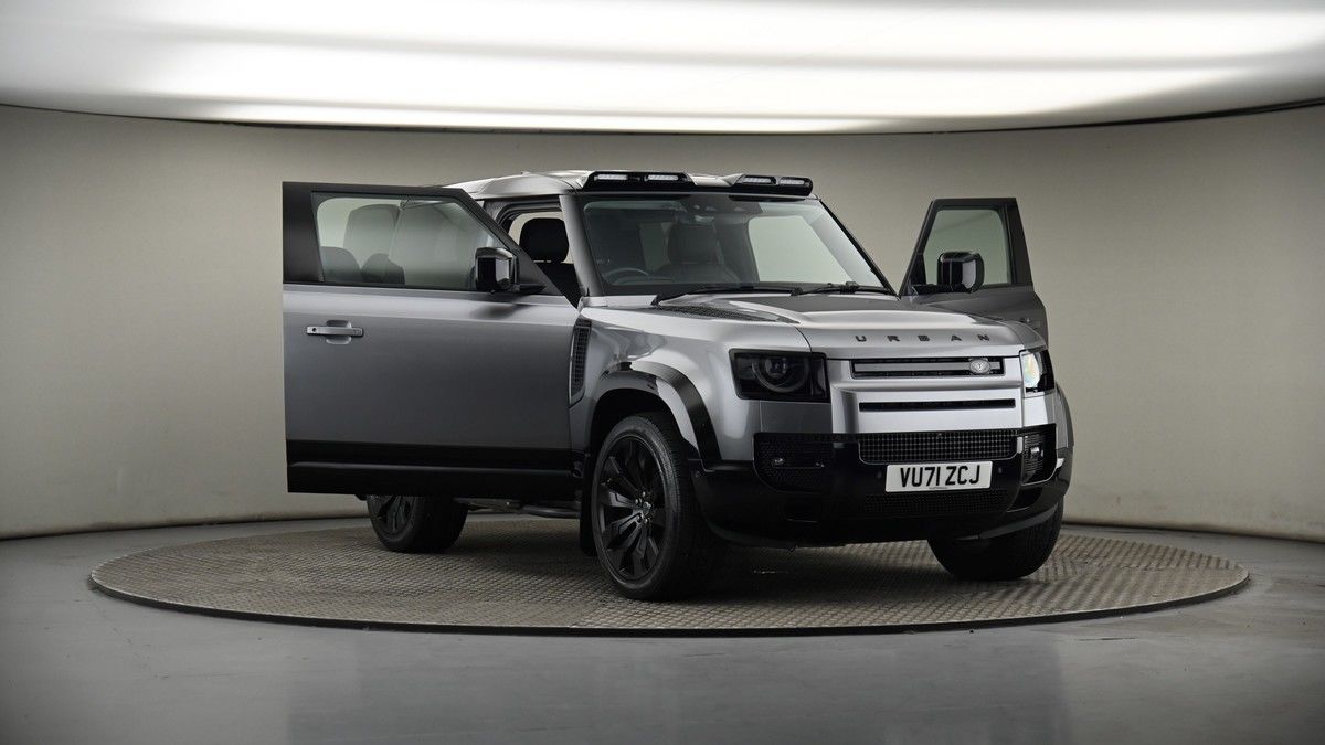 More views of Land Rover Defender 90