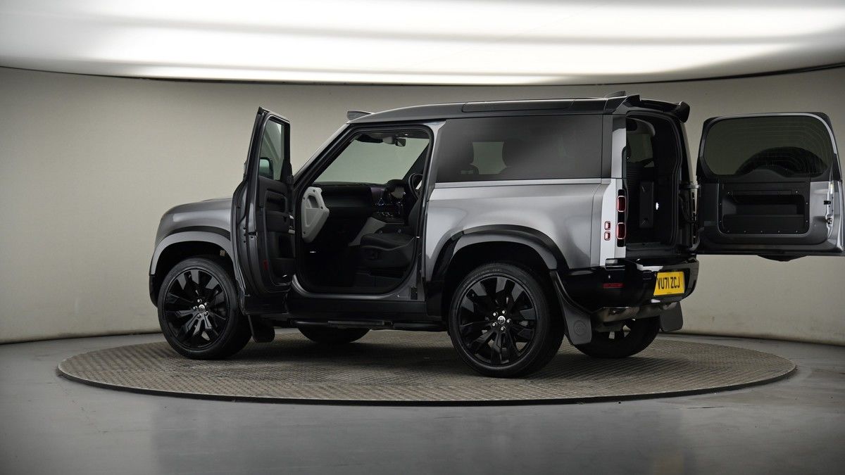 More views of Land Rover Defender 90