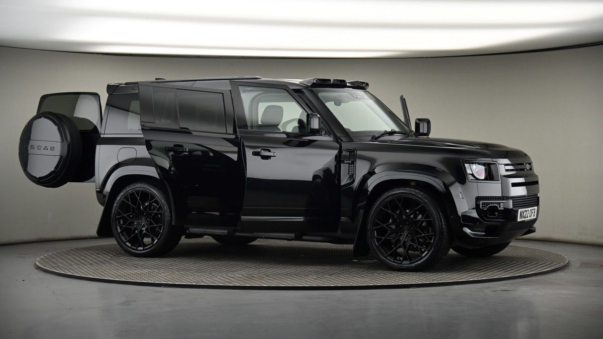 More views of Land Rover Defender 110