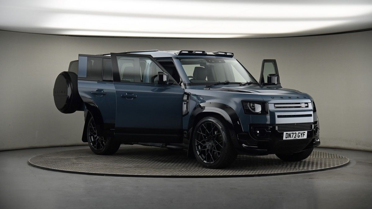 More views of Land Rover Defender 110