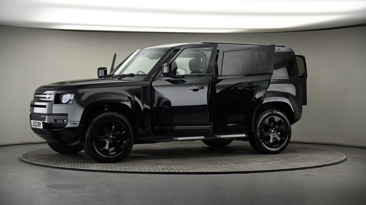 More views of Land Rover Defender 110