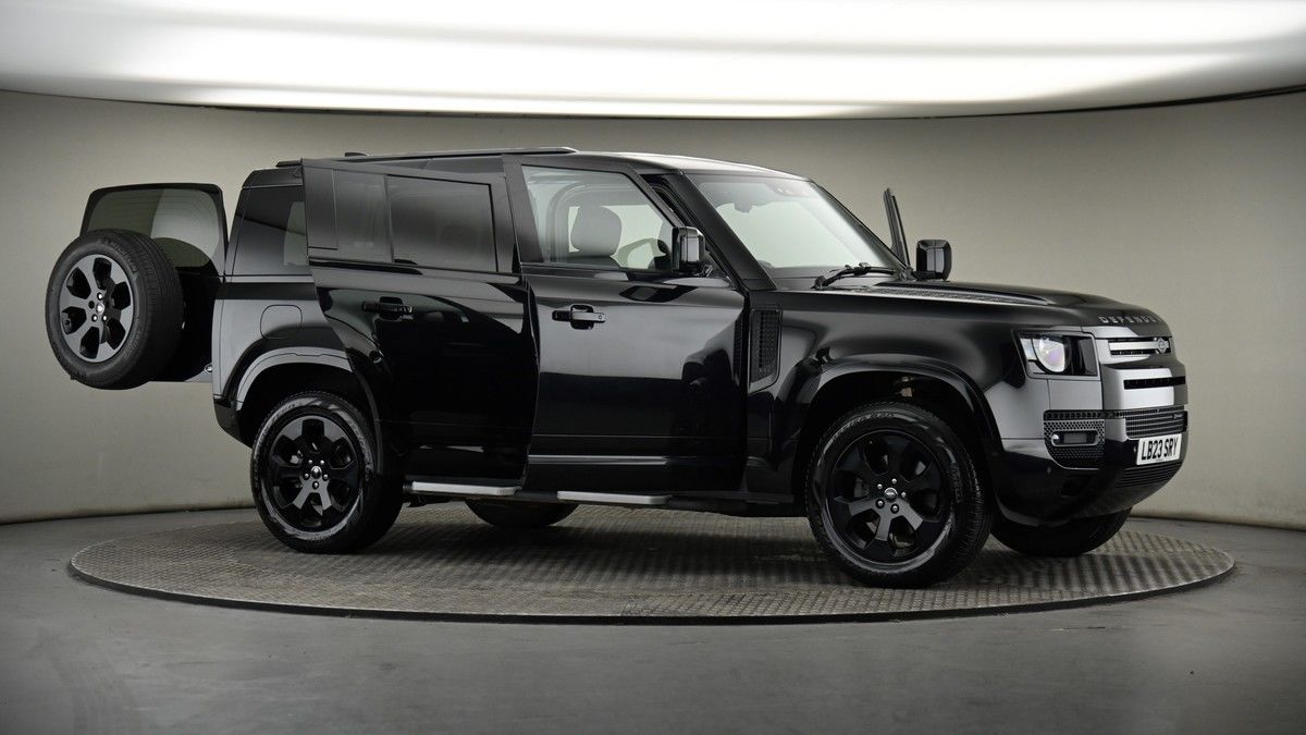 More views of Land Rover Defender 110
