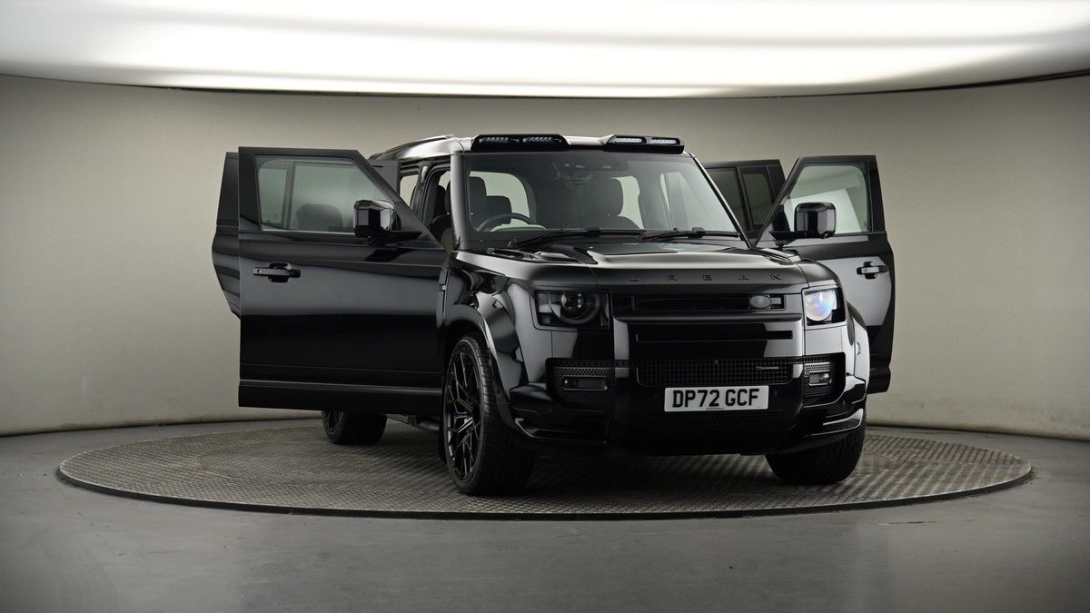More views of Land Rover Defender 110