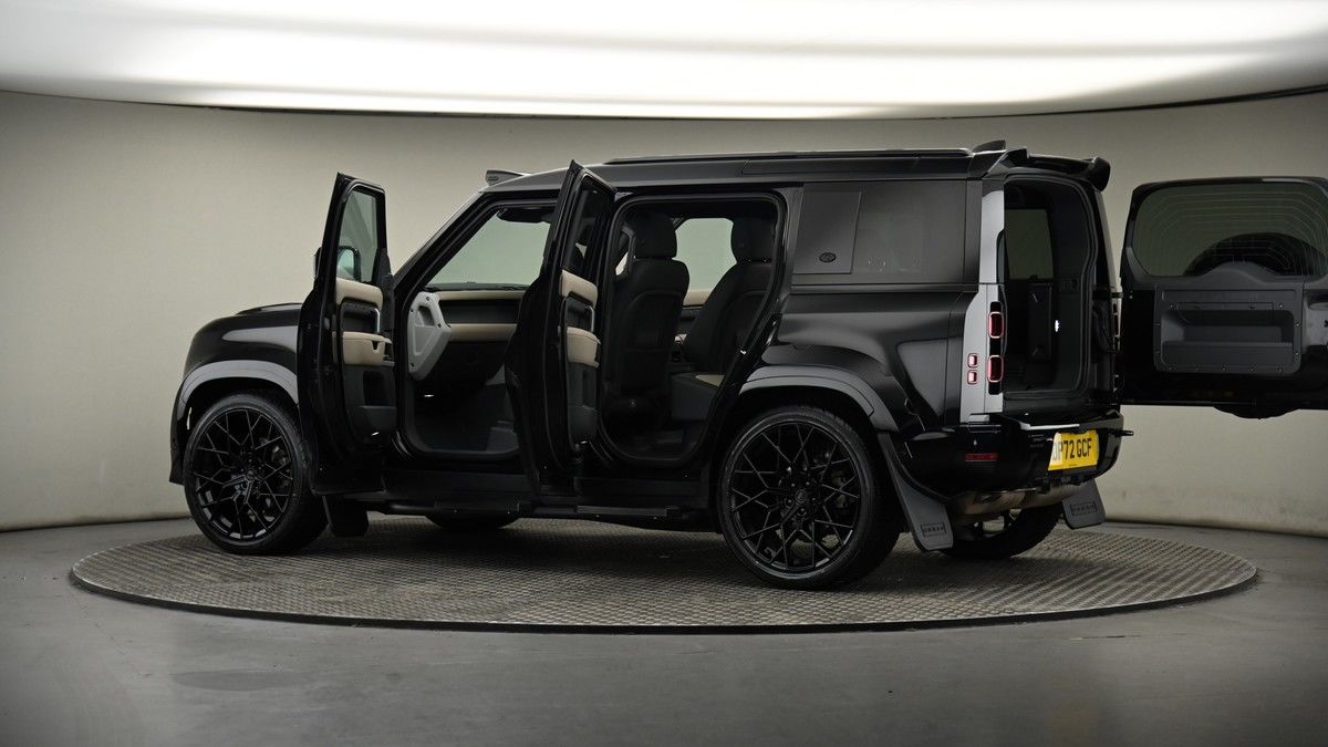 More views of Land Rover Defender 110