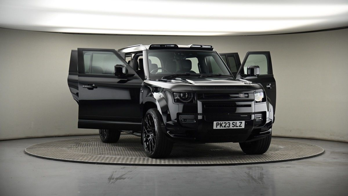 More views of Land Rover Defender 110