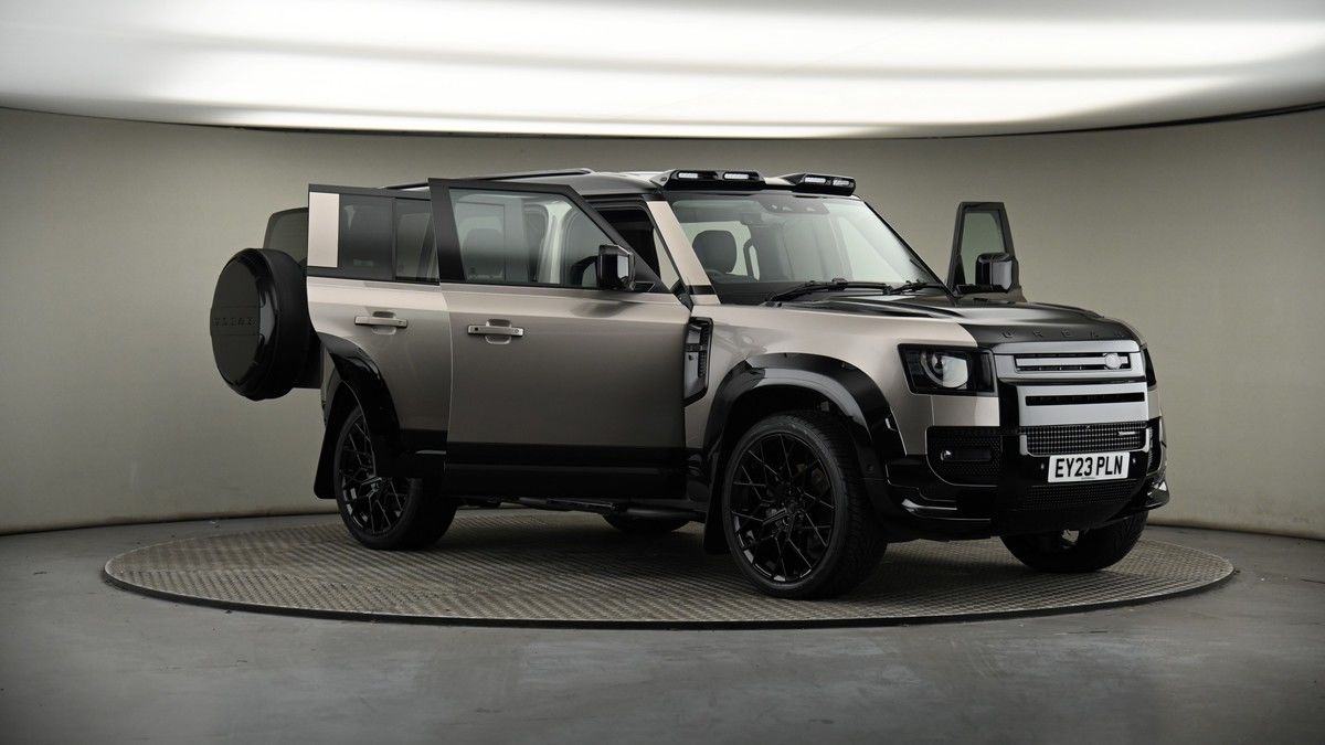 More views of Land Rover Defender 110