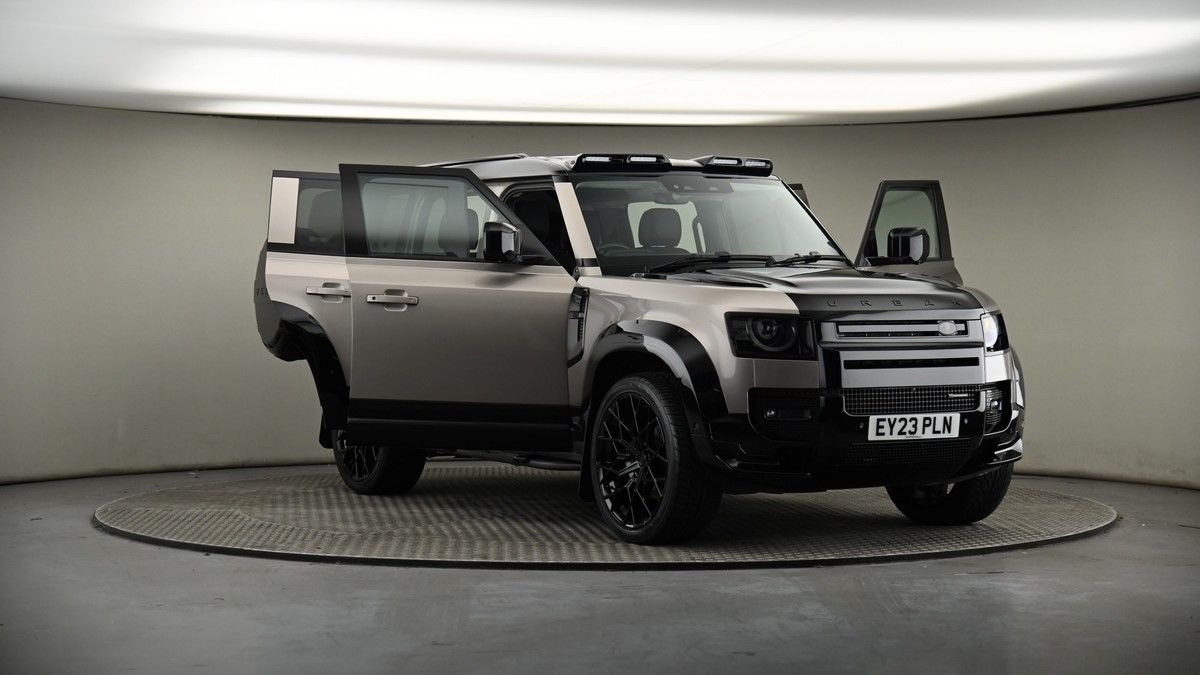 More views of Land Rover Defender 110