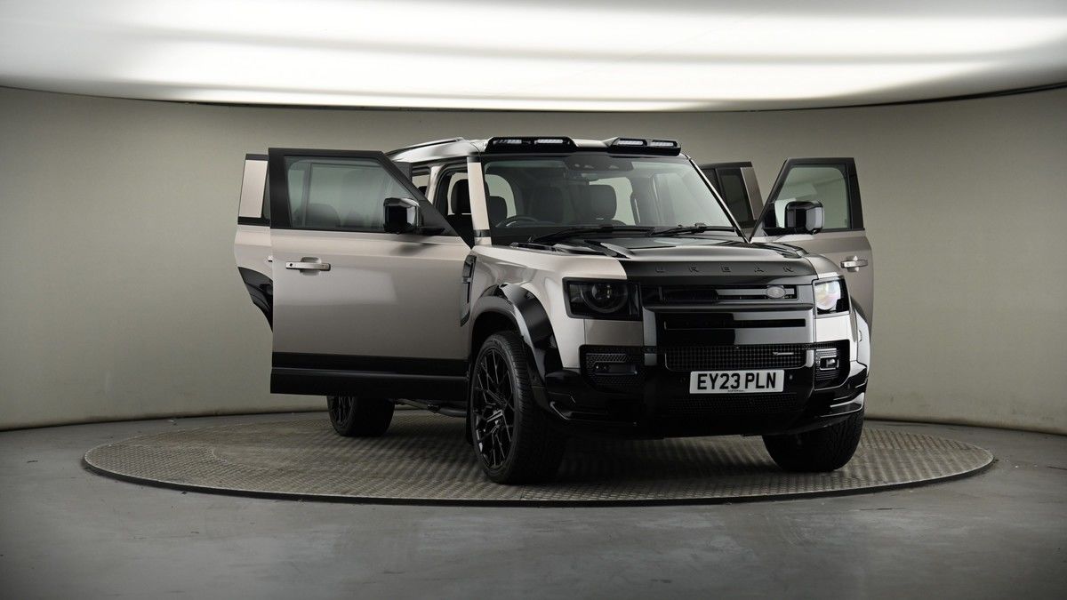 More views of Land Rover Defender 110