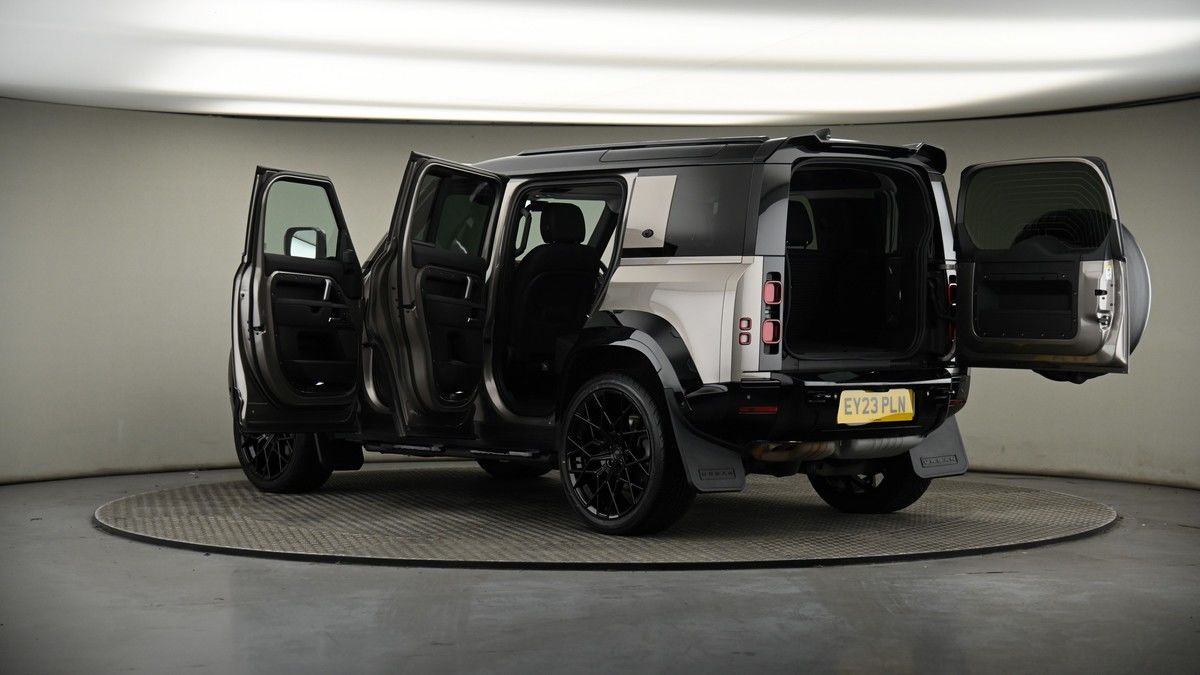 More views of Land Rover Defender 110