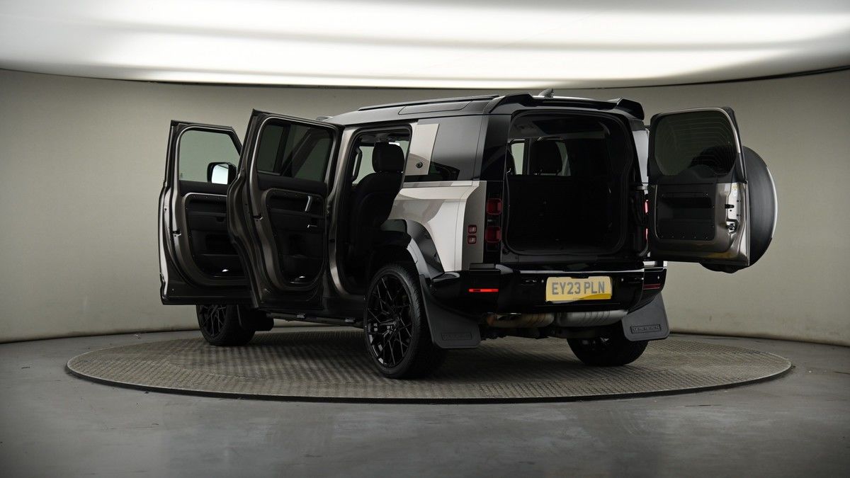 Land Rover Defender 110 Urban Image 8