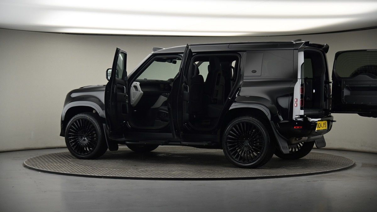 More views of Land Rover Defender 110