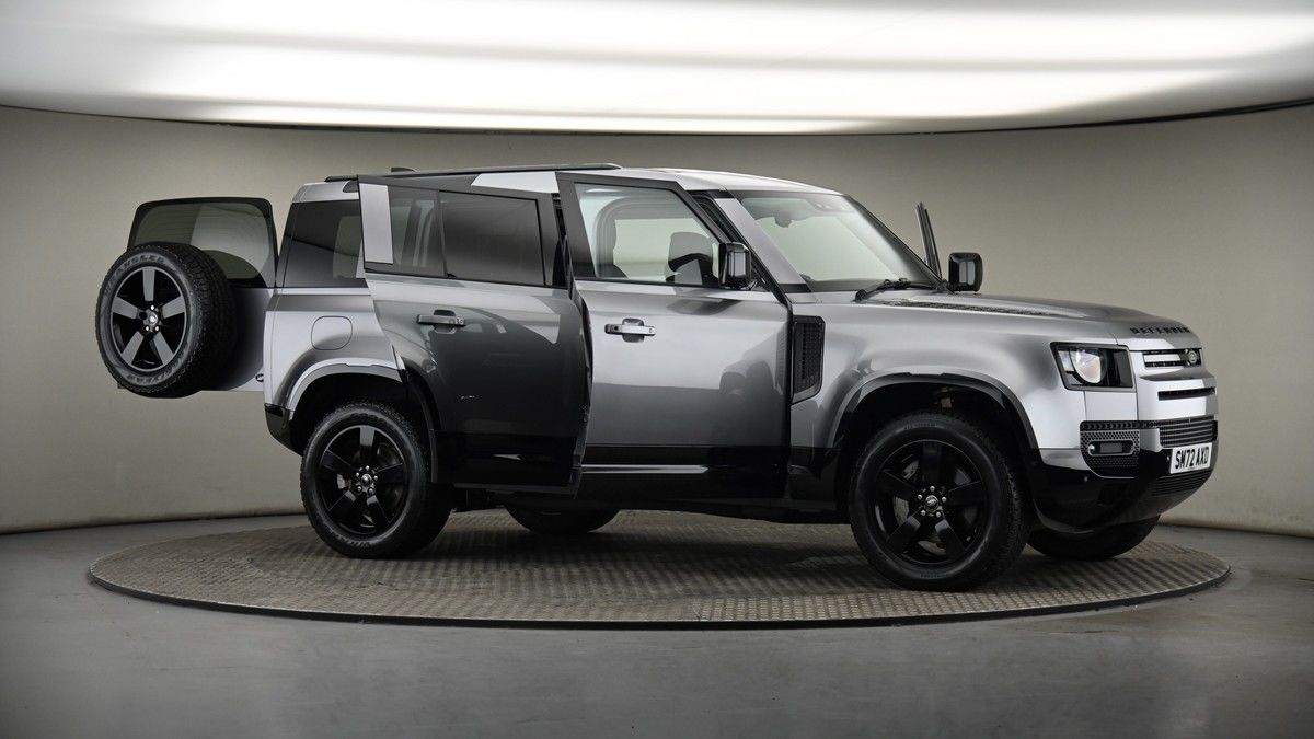More views of Land Rover Defender 110
