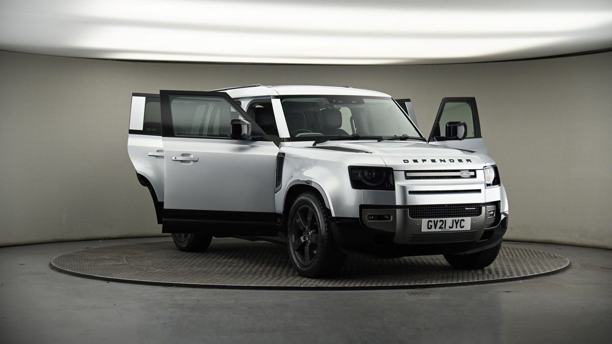 More views of Land Rover Defender 110