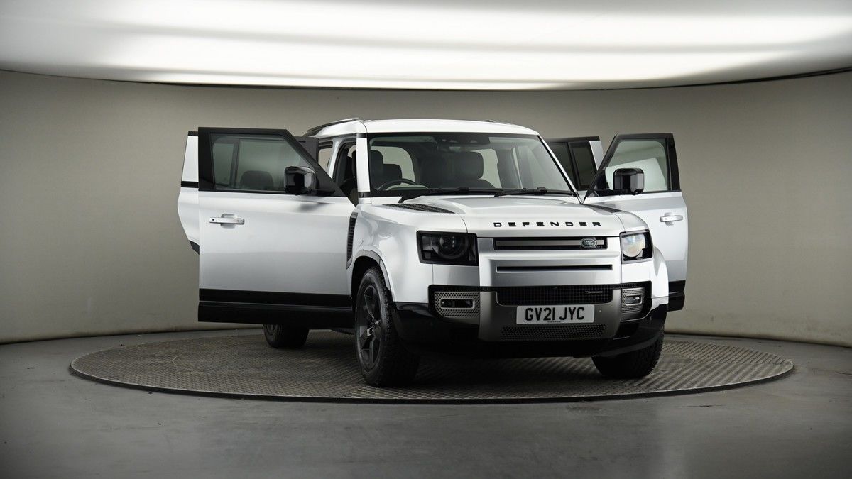 More views of Land Rover Defender 110