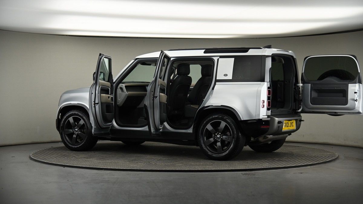 More views of Land Rover Defender 110