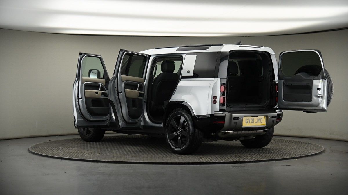 More views of Land Rover Defender 110