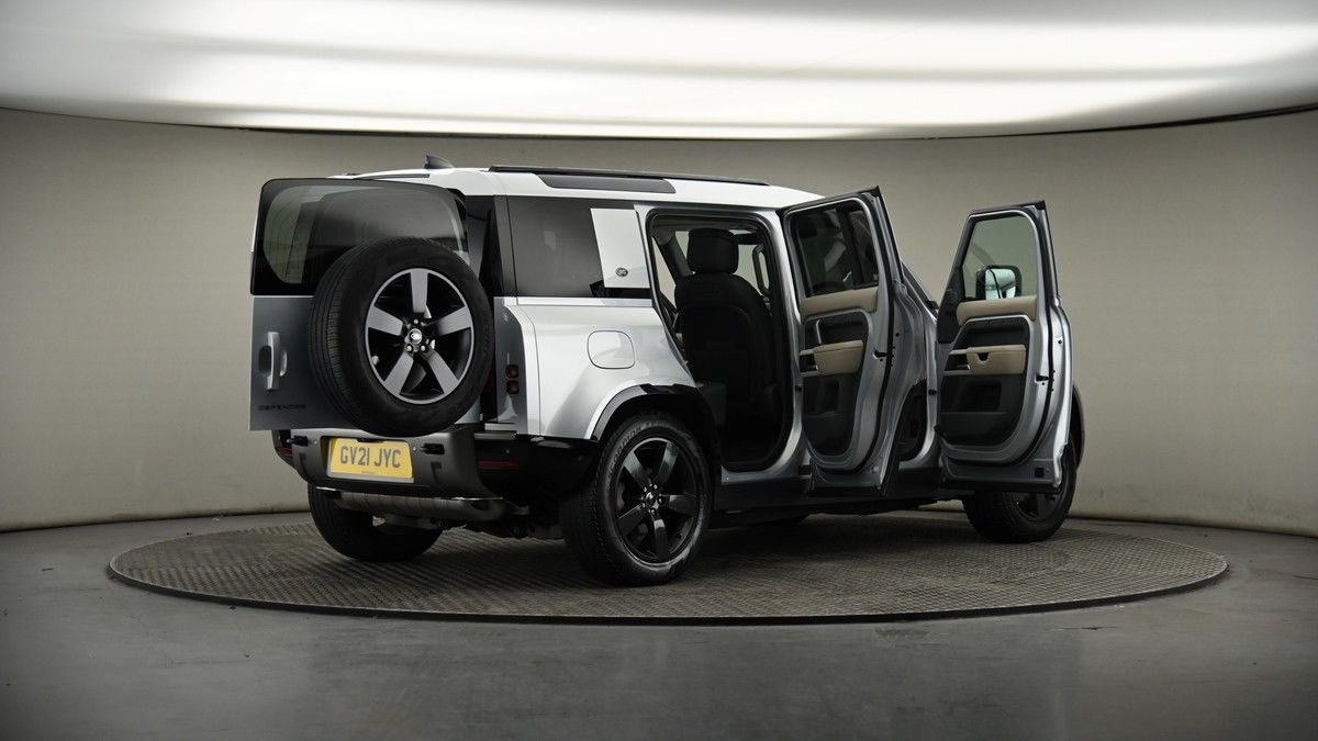 More views of Land Rover Defender 110