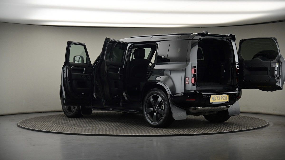 More views of Land Rover Defender 110