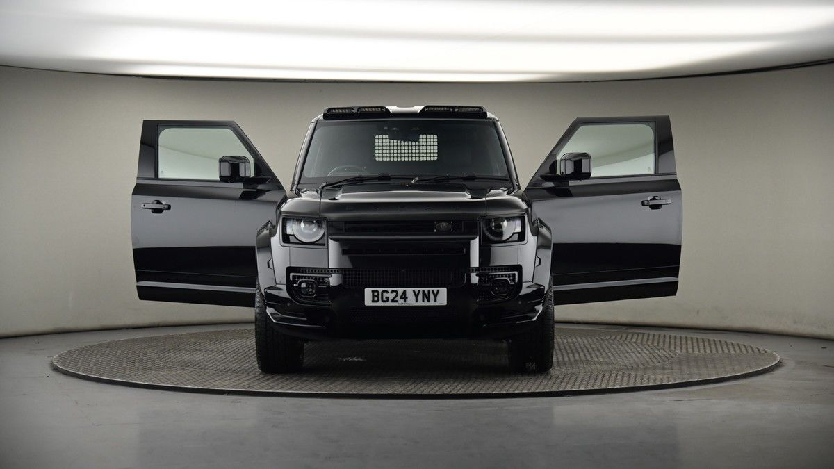 More views of Land Rover Defender 90
