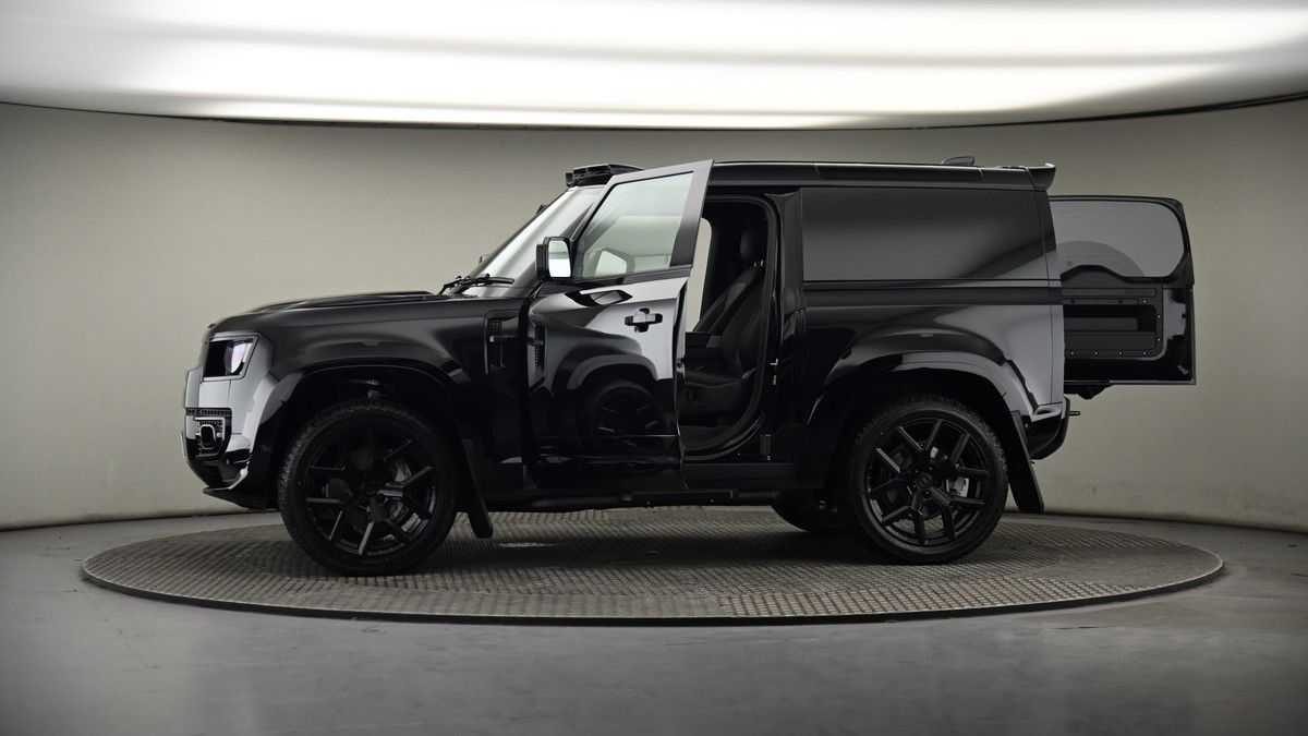 More views of Land Rover Defender 90