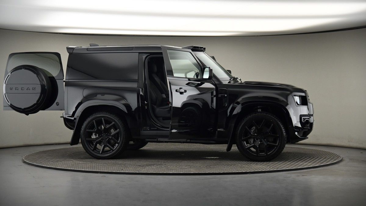 More views of Land Rover Defender 90