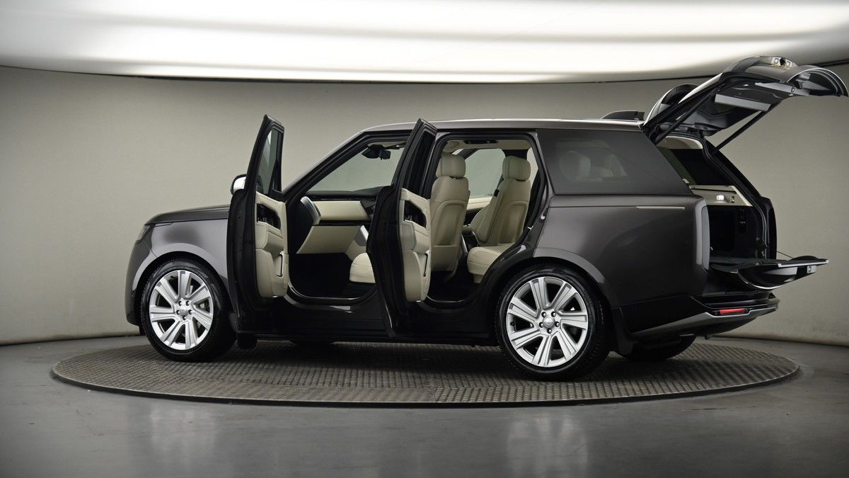 More views of Land Rover Range Rover