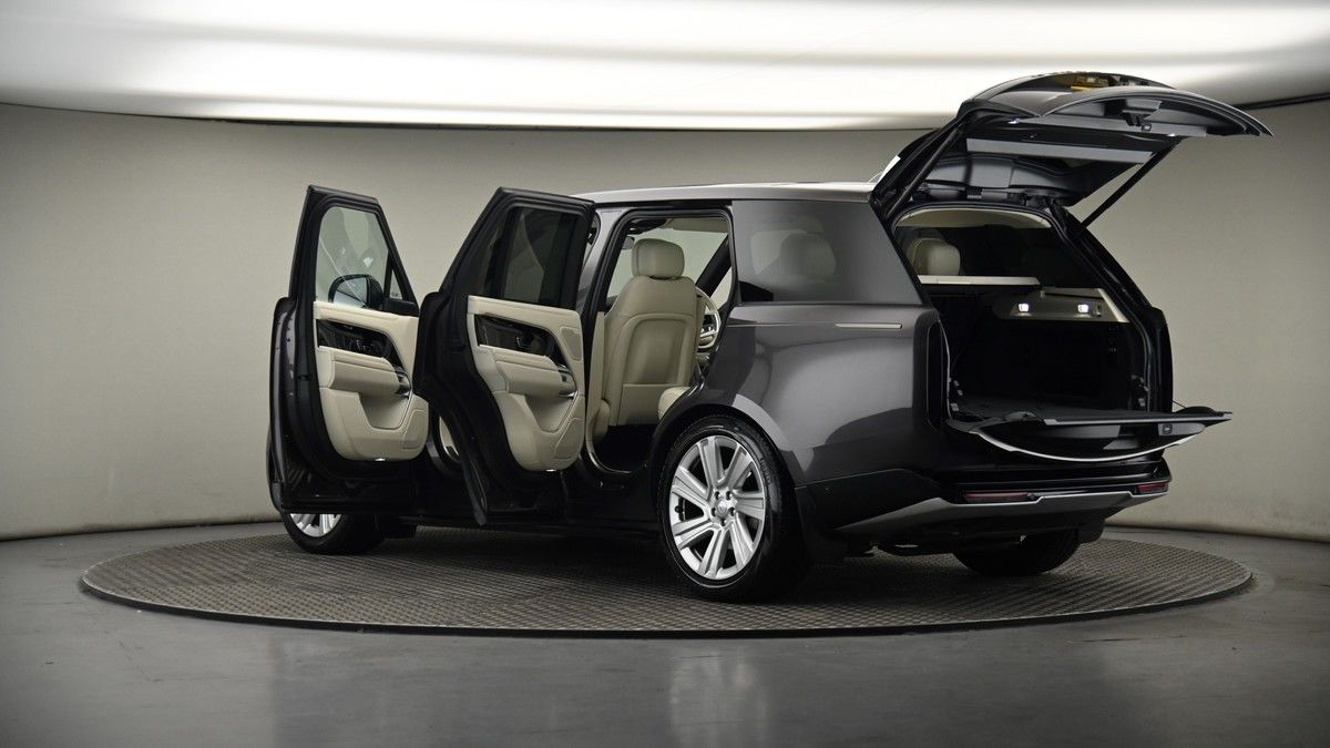 More views of Land Rover Range Rover