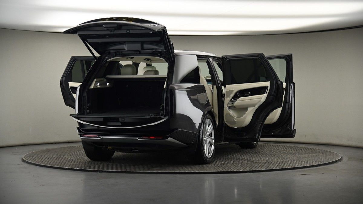 More views of Land Rover Range Rover