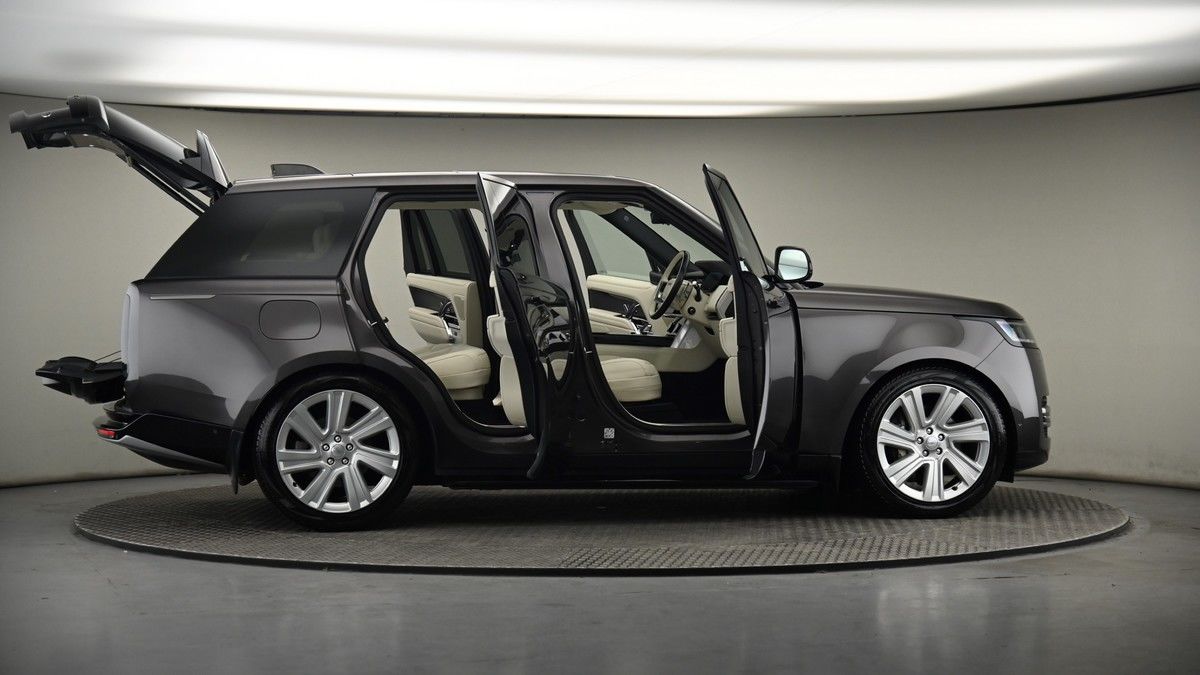 More views of Land Rover Range Rover