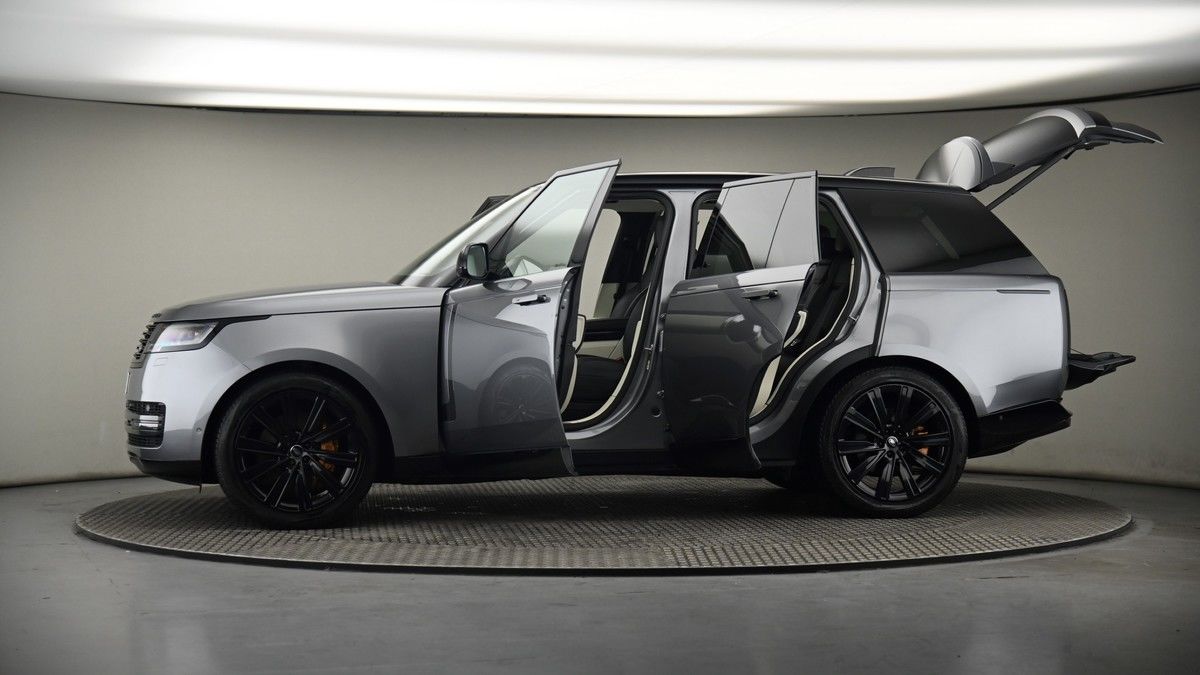 More views of Land Rover Range Rover