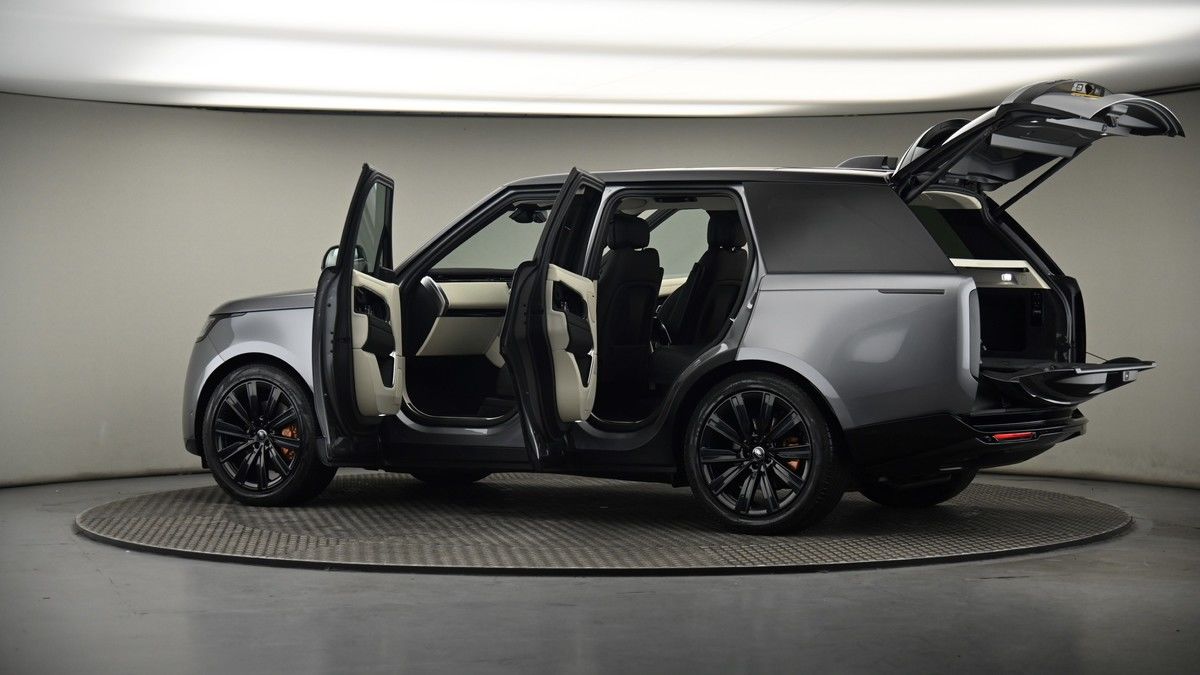 More views of Land Rover Range Rover