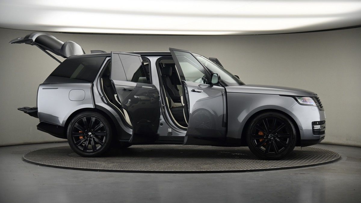 More views of Land Rover Range Rover