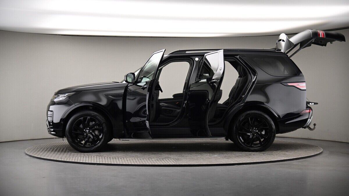 More views of Land Rover Discovery