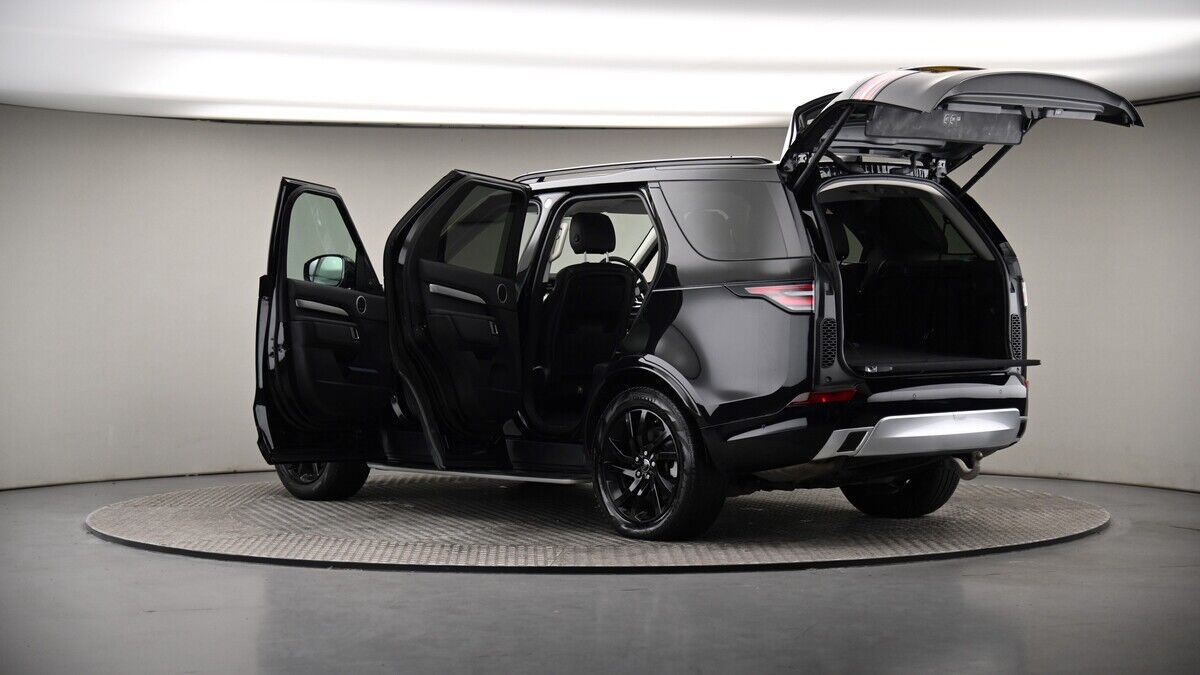 More views of Land Rover Discovery
