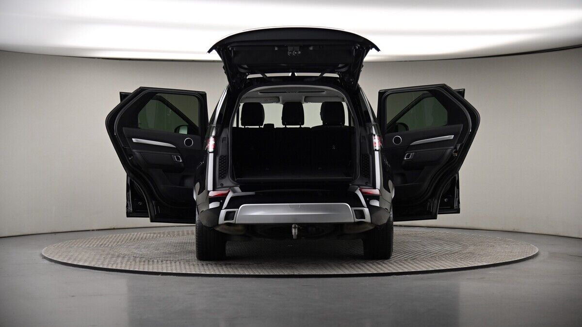 More views of Land Rover Discovery