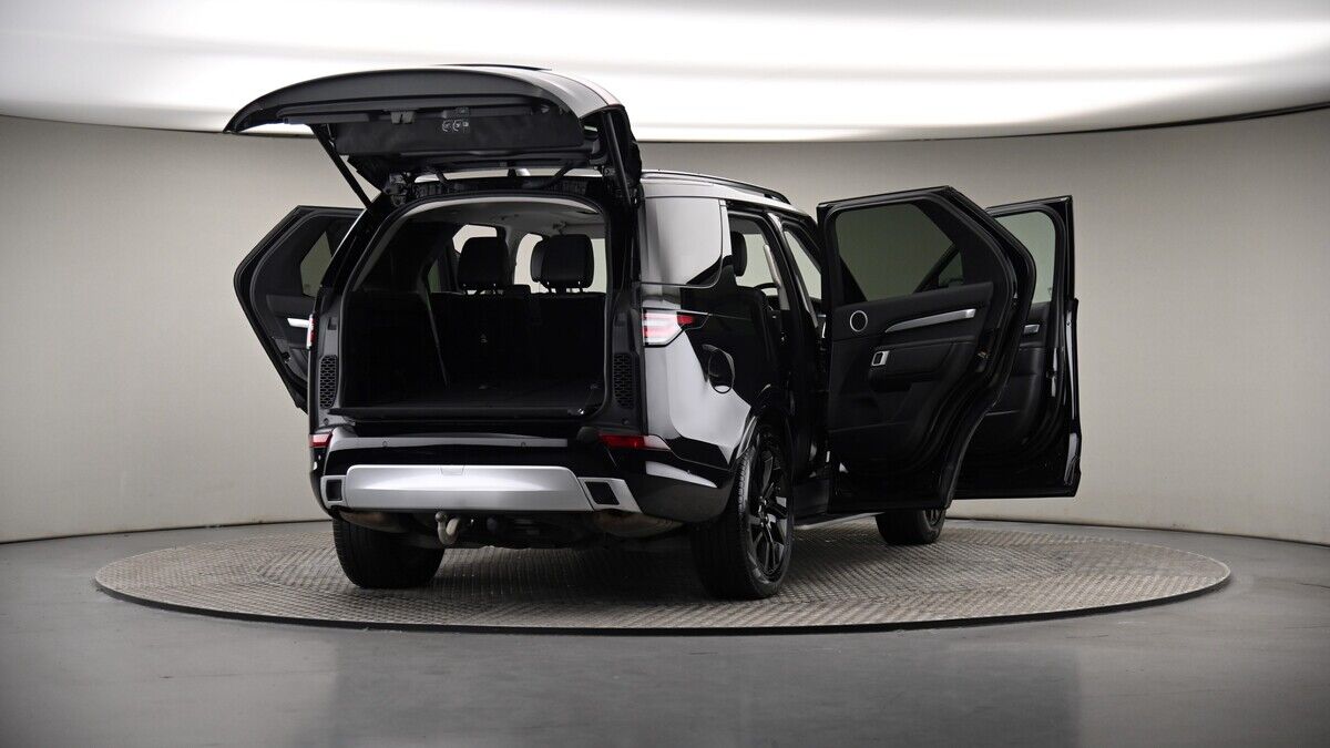 More views of Land Rover Discovery