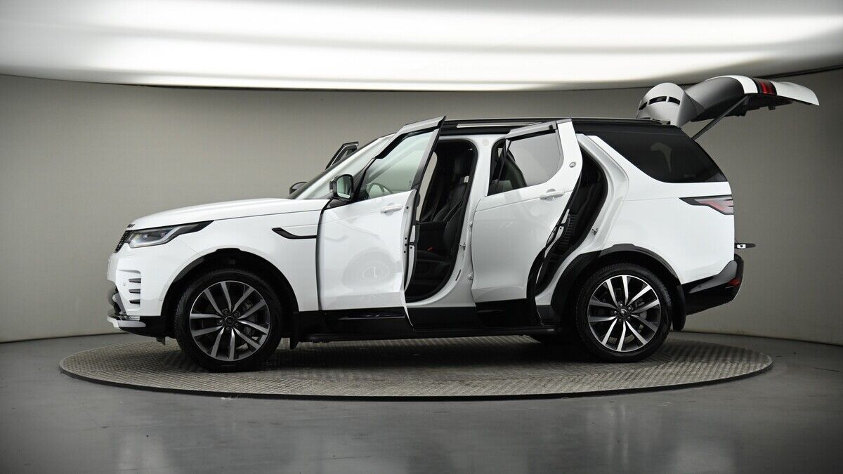 More views of Land Rover Discovery