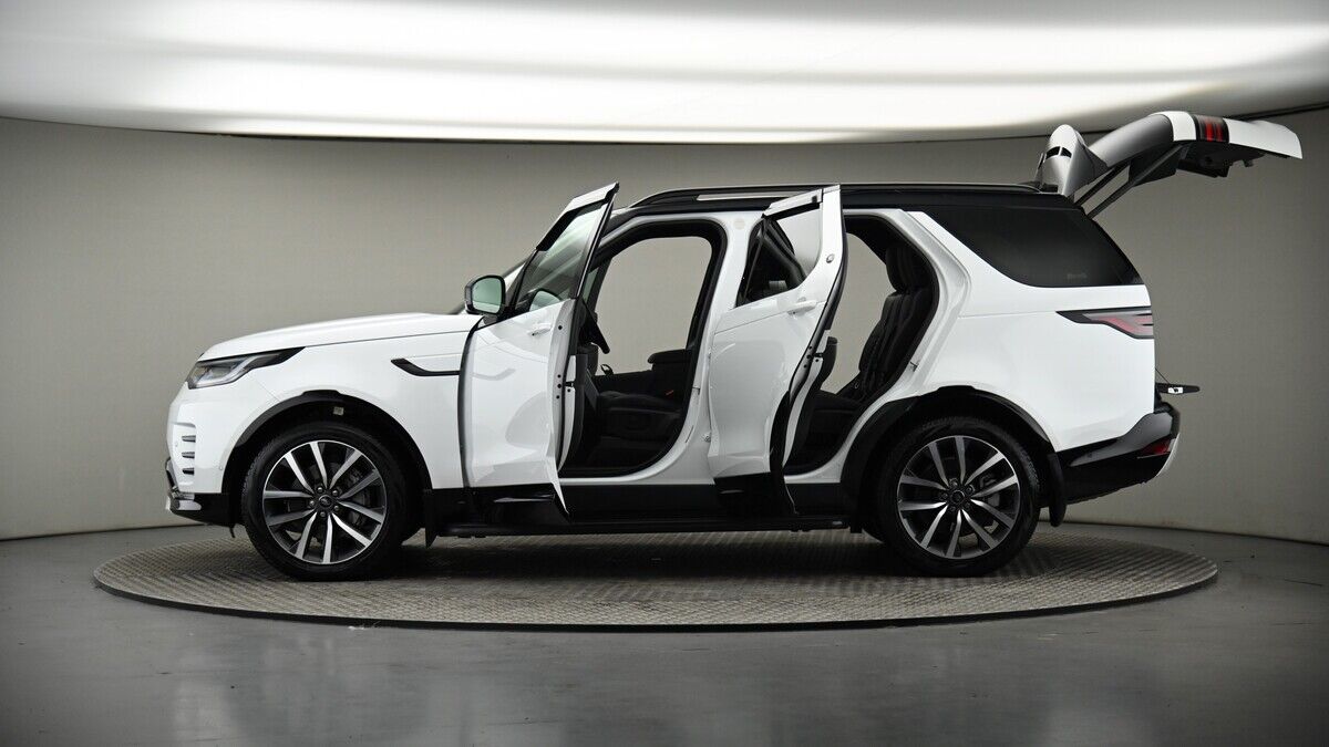 More views of Land Rover Discovery